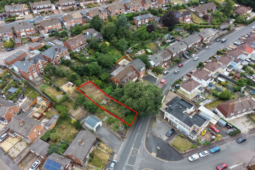 Lot: 56 - LAND WITH PLANNING - Further birds-eye-view of the plot